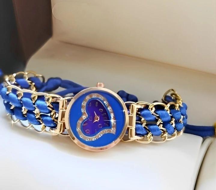 Stylish Women's Quartz Heart Watch with Chain Strap - 1 Pc